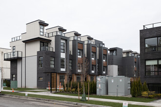 The Kin Collection in Burnaby, BC - Building Photo - Building Photo