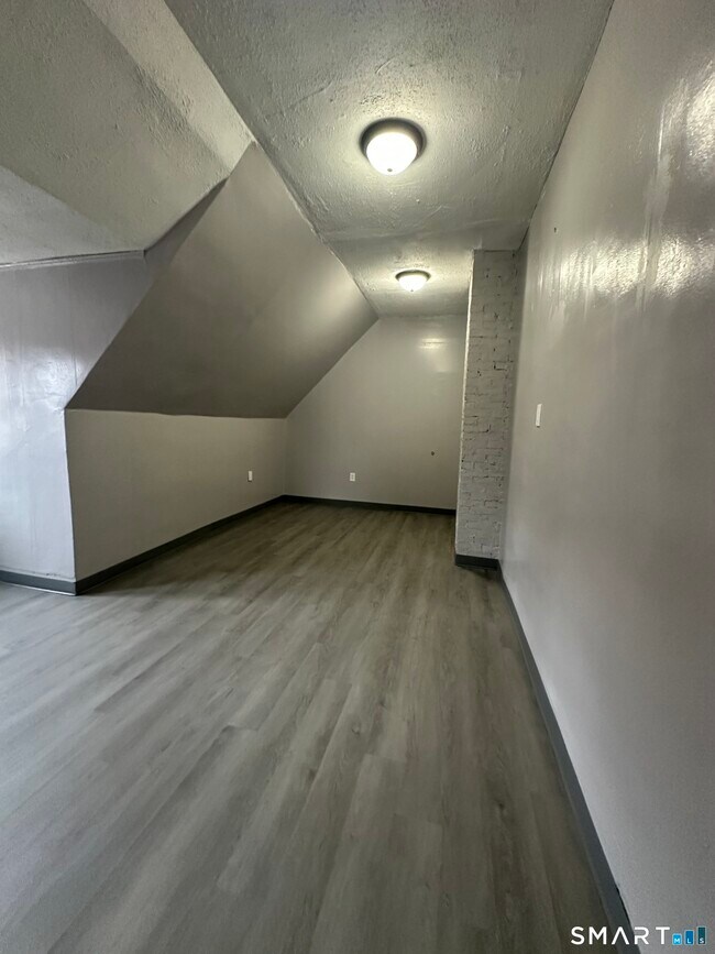 402-404-404 Sigourney St in Hartford, CT - Building Photo - Building Photo