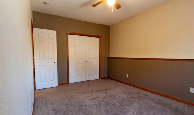 property at 907 Di Maggio Dr