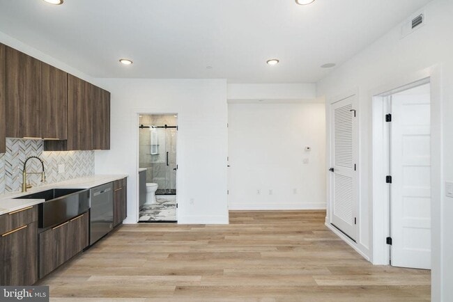 2000 N Front St in Philadelphia, PA - Building Photo - Building Photo