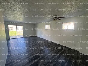 728 W 15th St in Newton, KS - Building Photo - Building Photo