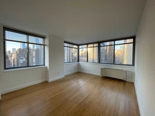 50 W 30th St in New York, NY - Building Photo - Building Photo