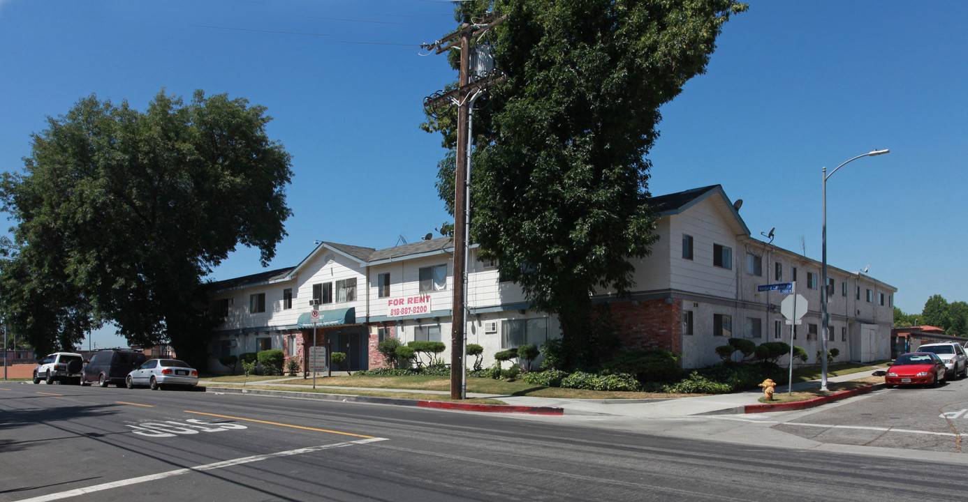 Ventura Canyon Apartments in Panorama City, CA - Building Photo