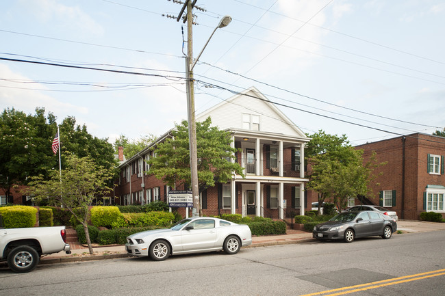 William Street Apartments in Fredericksburg, VA - Building Photo - Building Photo