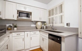 215 N Kenwood St in Glendale, CA - Building Photo