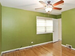 2450 W Berwyn Ave, Unit #1N in Chicago, IL - Building Photo - Building Photo