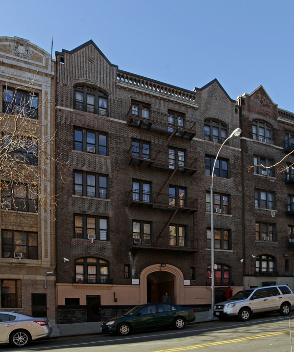 682 Academy St in New York, NY - Foto de edificio