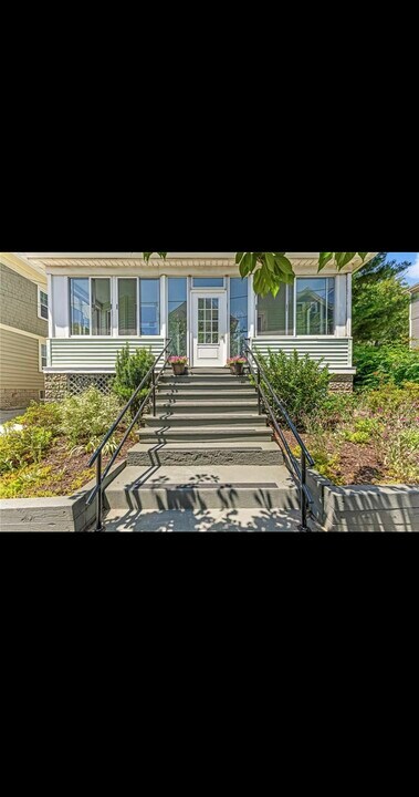 207 Jewett St, Unit 1 in Providence, RI - Foto de edificio