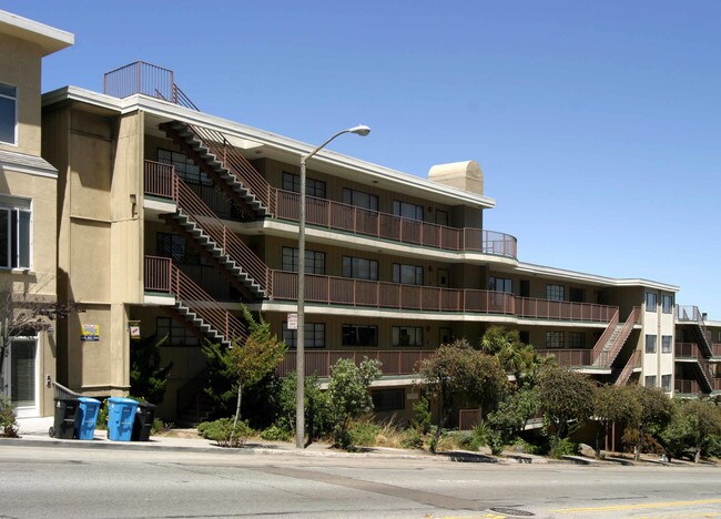 660 Clipper in San Francisco, CA - Foto de edificio - Building Photo
