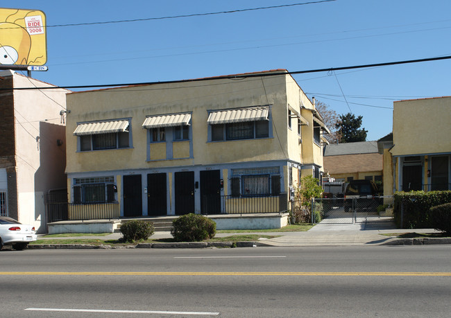 4724-4728 S Main St in Los Angeles, CA - Building Photo - Building Photo