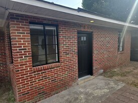 741 Shull St in West Columbia, SC - Building Photo