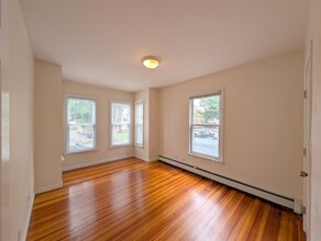 9 Locke St, Unit 1 in Cambridge, MA - Building Photo - Building Photo