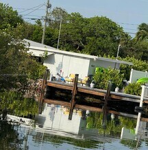 1301 Grouper Dr in Marathon, FL - Building Photo - Building Photo