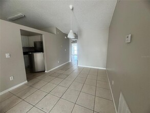 9413 Spring Vale Dr in Orlando, FL - Building Photo - Building Photo