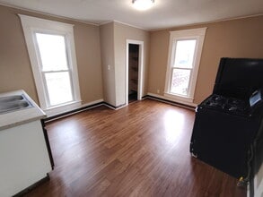 925 W 5th St, Unit 3 in Anderson, IN - Building Photo - Building Photo