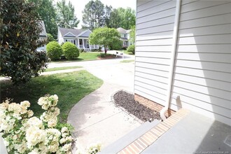 203 Abbey Oak Ln in Apex, NC - Building Photo - Building Photo