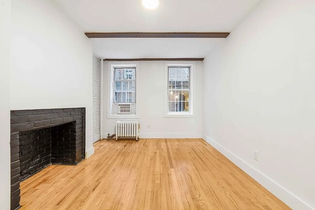 224 Sullivan St in New York, NY - Building Photo - Building Photo