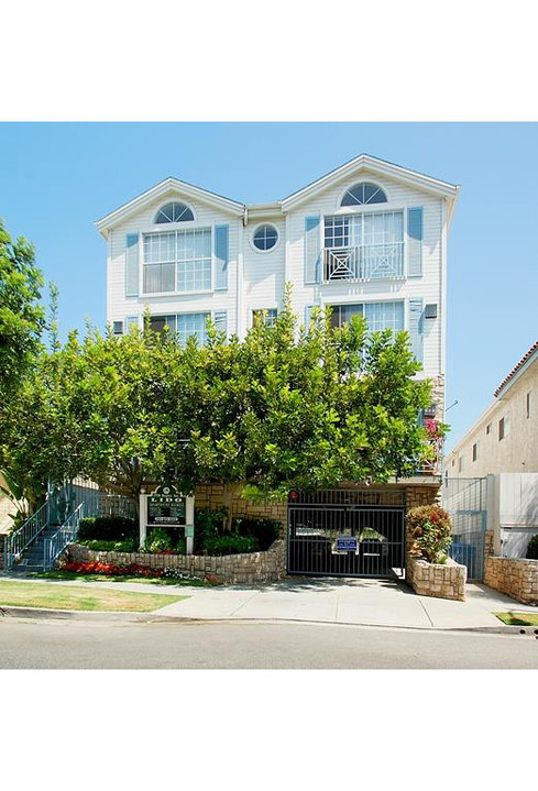 Lido Apartments - 3750 Bagley Ave in Los Angeles, CA - Foto de edificio