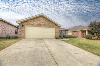 6085 Belmont Stakes Dr in Fort Worth, TX - Building Photo - Building Photo