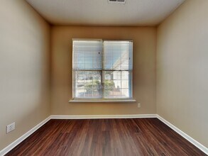 6039 Willomere Cir in Winston-Salem, NC - Foto de edificio - Building Photo