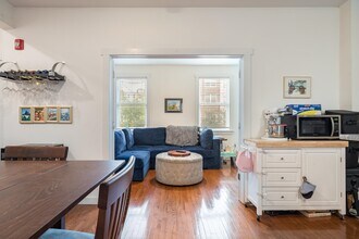 324 4th St in Jersey City, NJ - Building Photo - Building Photo