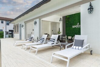 711 Del Vista Rd in Pompano Beach, FL - Building Photo - Building Photo