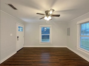 212 4th St in Sanger, TX - Building Photo - Building Photo