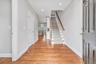 70 Maple Oak Dr in Stratford, CT - Building Photo - Building Photo