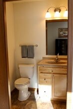 2440 Southwoods Dr, Unit Furnished in Marquette, MI - Foto de edificio - Building Photo