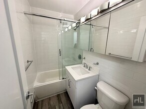 EAST 35 STREET in New York, NY - Foto de edificio - Building Photo