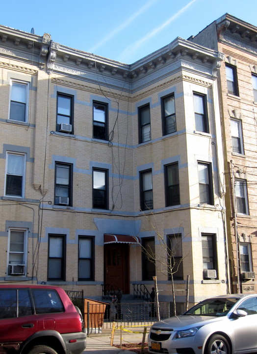 418 Himrod St in Brooklyn, NY - Building Photo