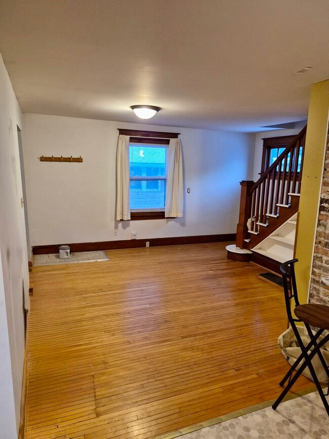 1116 Oakland Ave in Janesville, WI - Building Photo - Building Photo