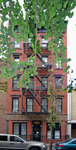 237 W 10th St in New York, NY - Building Photo - Building Photo