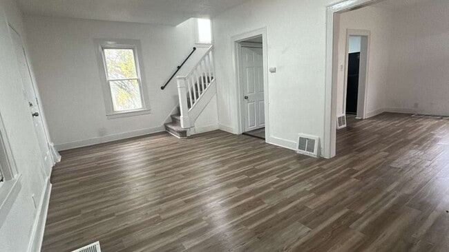 275 Greensburg Pike in North Versailles, PA - Foto de edificio - Building Photo