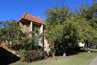 Casa De Valle in El Cajon, CA - Foto de edificio - Building Photo