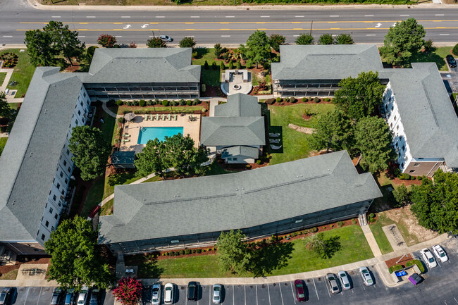 The Quarterdeck Student Living in Greenville, NC - Building Photo - Building Photo