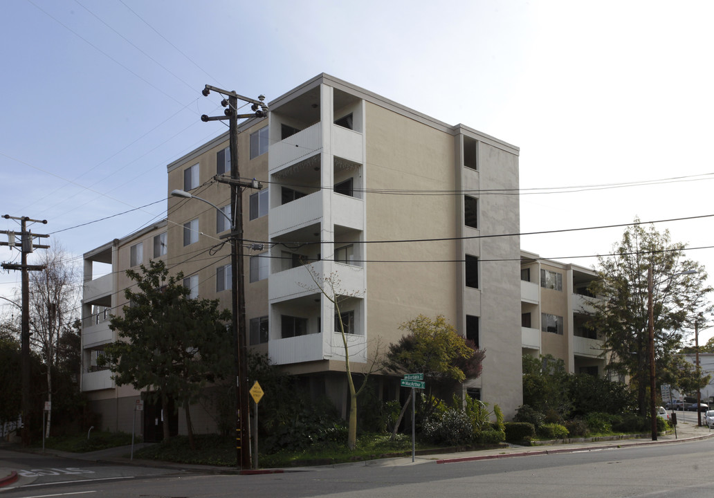 750 MacArthur Blvd in Oakland, CA - Building Photo