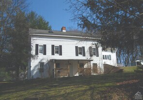 17 Elm St in Philmont, NY - Building Photo