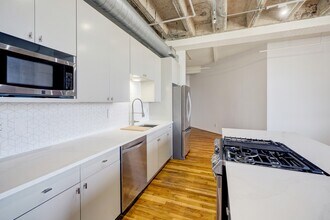 201 Main St in Houston, TX - Building Photo - Building Photo