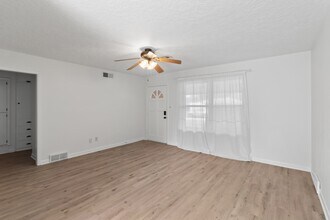 625 Barbour Ave in Norman, OK - Foto de edificio - Building Photo