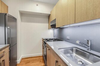 113 W 15th St in New York, NY - Building Photo - Building Photo