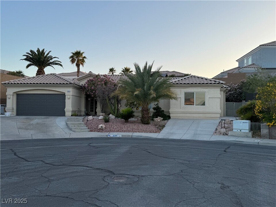 1035 Charlene Ct in Henderson, NV - Building Photo