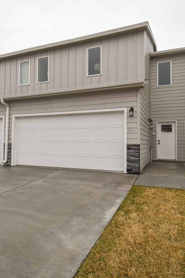 6115 S Alki Pl in Sioux Falls, SD - Building Photo - Building Photo