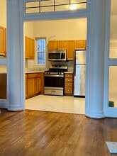 1330 W Lombard St, Unit A in Baltimore, MD - Building Photo - Building Photo