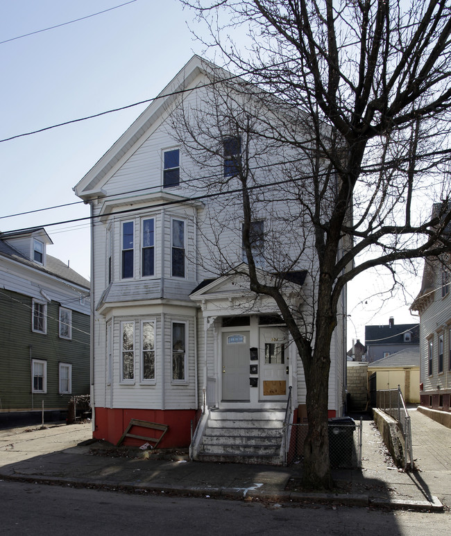 102-104 Penn St in Providence, RI - Foto de edificio - Building Photo