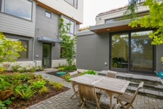 1902 35th Ave W in Seattle, WA - Foto de edificio - Building Photo