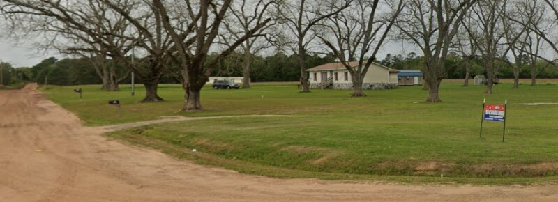 106 McClellan Rd in Pelham, GA - Building Photo