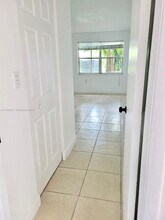 4205 N University Dr in Sunrise, FL - Building Photo - Building Photo