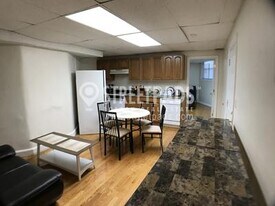 43 Bay State Rd in Boston, MA - Building Photo