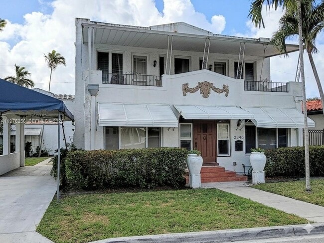 property at 2346 SW 20th St